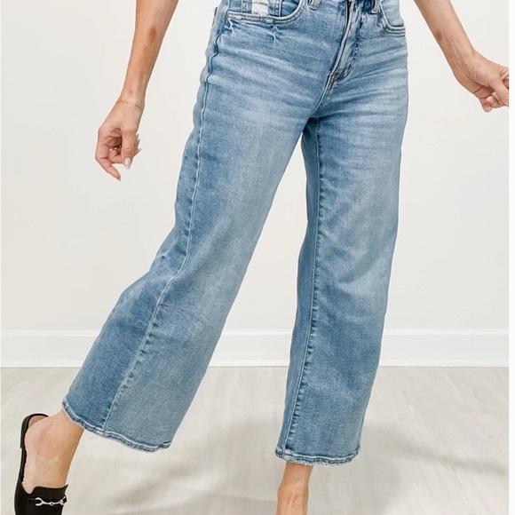 Vervet Denim - NWT VERVET Light Blue Wide Leg Cropped Women’s Jeans